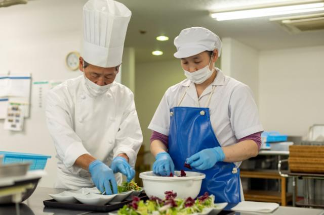 調理補助・洗い場スタッフ